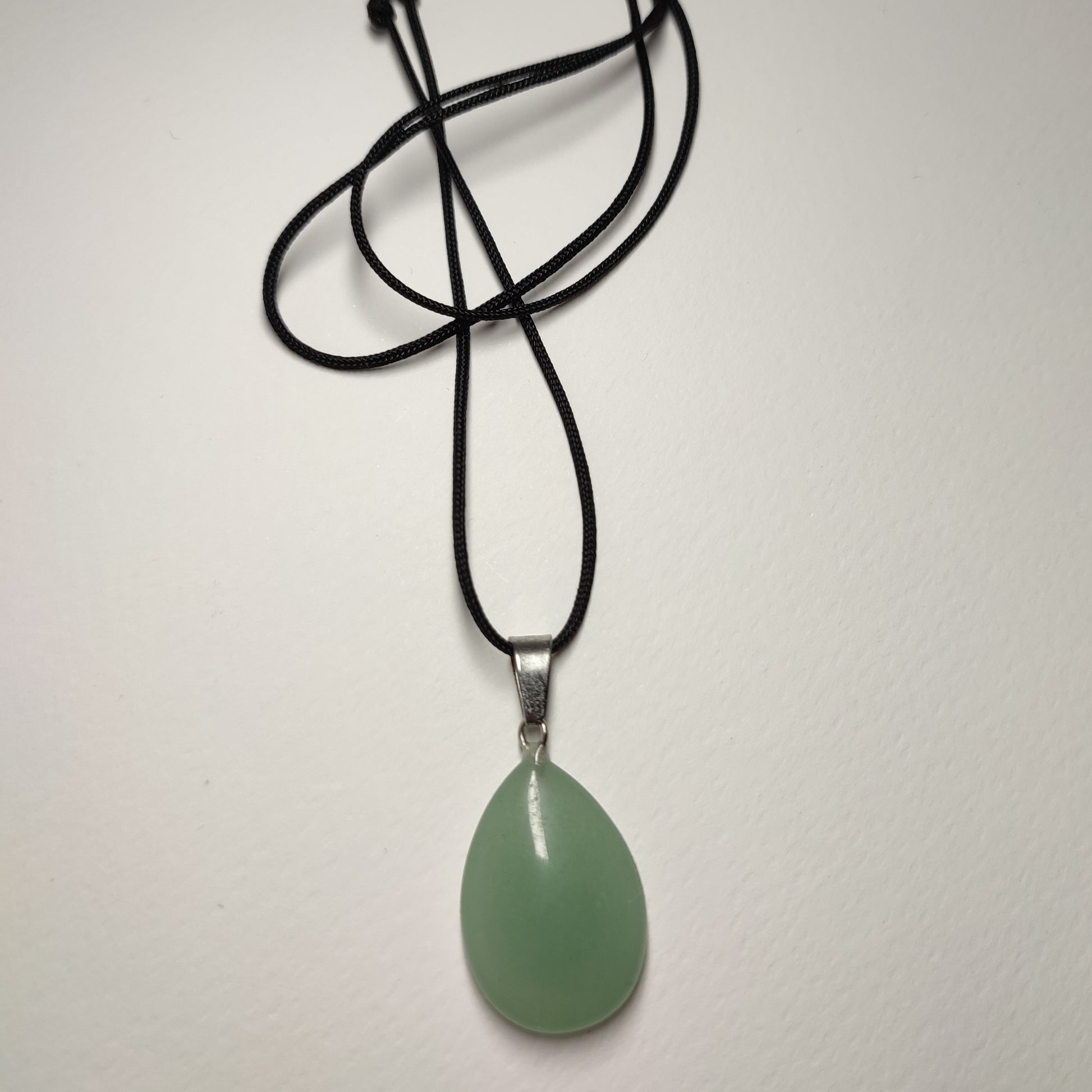 Necklace with green aventurine stone in drop shape