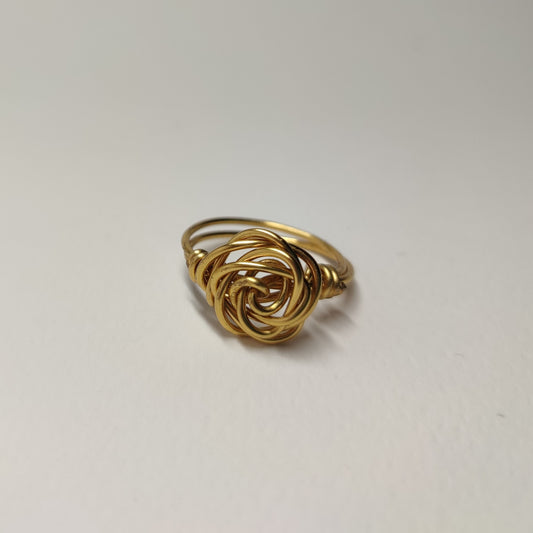 wire ring with rose formation